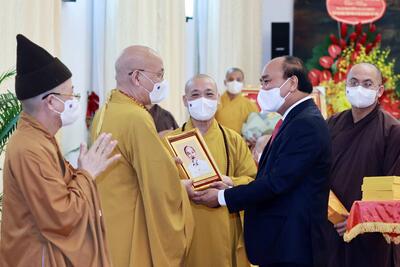 aHTN11528_53849e613b