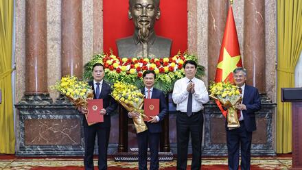 Chủ tịch nước Lương Cường trao quyết định bổ nhiệm 3 Phó Chủ nhiệm Văn phòng Chủ tịch nước