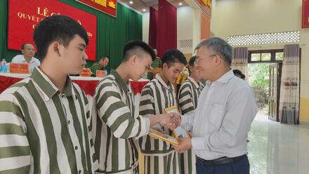Đoàn công tác Văn phòng Chủ tịch nước dự Lễ công bố Quyết định đặc xá tại tỉnh Khánh Hòa