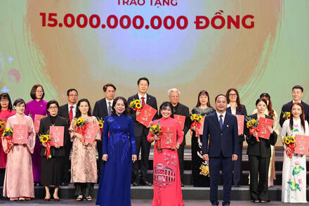 Phó Chủ tịch nước Võ Thị Ánh Xuân dự chương trình ''Mùa xuân cho em'' lần thứ 19