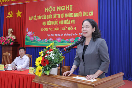 Phó Chủ tịch nước Võ Thị Ánh Xuân cùng các ứng cử viên tiếp xúc cử tri các xã Nhơn Mỹ, Chợ Mới, Long Điền, Long Kiến, Hội An, tỉnh An Giang