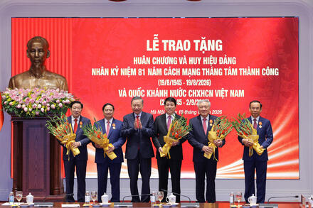 Tri ân các đồng chí Ủy viên Bộ Chính trị, Ủy viên Ban Bí thư các thời kỳ