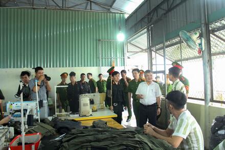 Đoàn công tác Văn phòng Chủ tịch nước kiểm tra công tác đặc xá tại Trại giam Phú Hòa và Trại giam Xuyên Mộc