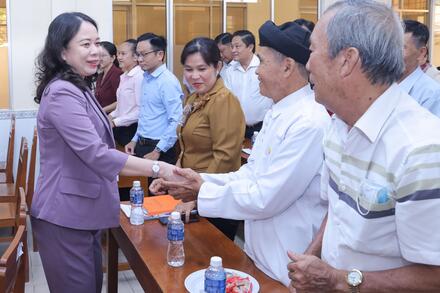 Phó Chủ tịch nước Võ Thị Ánh Xuân dự Hội nghị tiếp xúc giữa cử tri với người ứng cử đại biểu Quốc hội khóa XVI, đơn vị bầu cử số 4