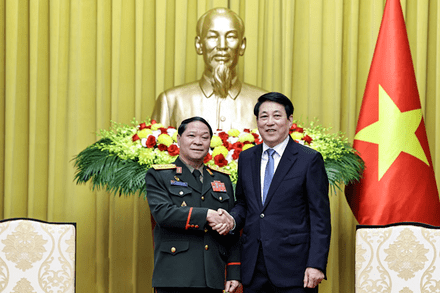 Chủ tịch nước Lương Cường tiếp Chủ nhiệm Tổng cục Chính trị Quân đội nhân dân Lào