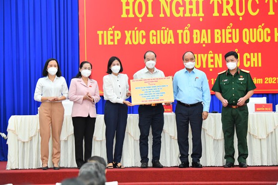 Chủ tịch nước Nguyễn Xuân Phúc trực tiếp cùng các ngành có buổi xúc tiến đầu tư vào huyện Củ Chi ảnh 6