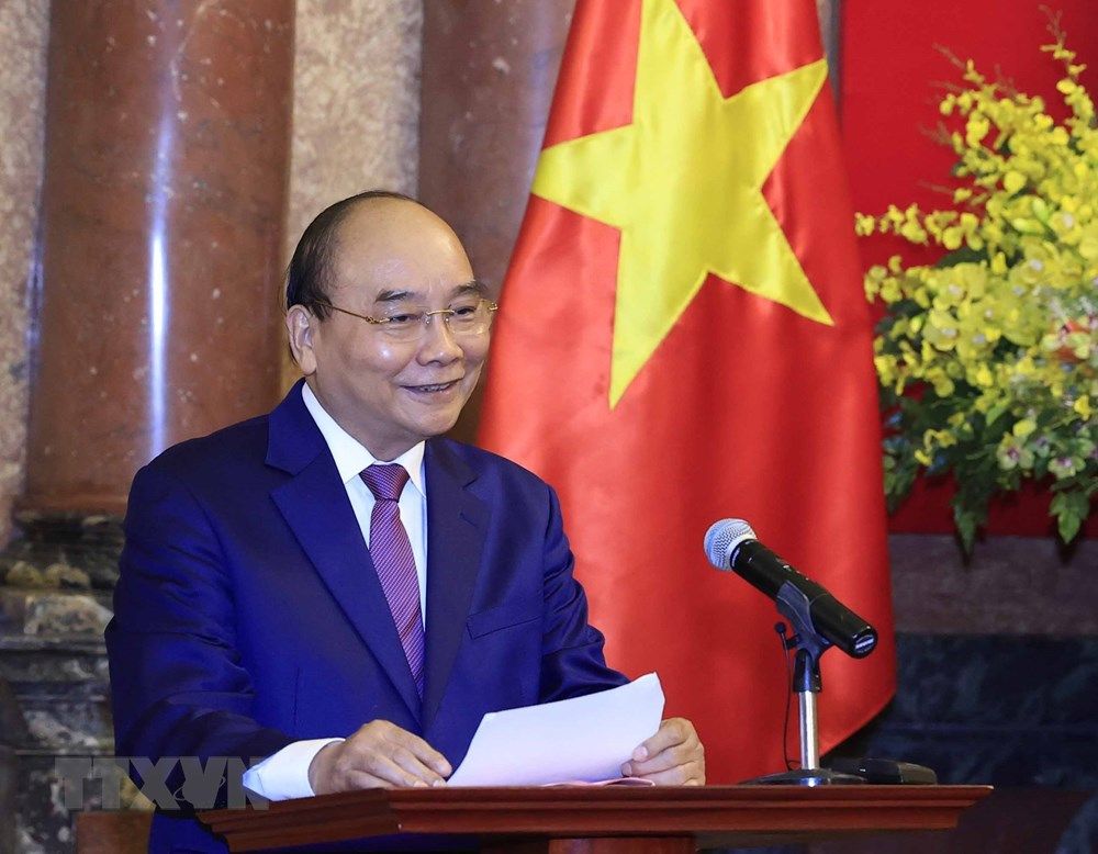 Chu tich nuoc Nguyen Xuan Phuc trao quyet dinh phong ham Dai su hinh anh 2