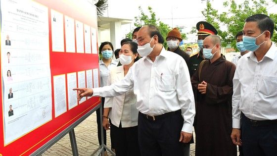 Chủ tịch nước Nguyễn Xuân Phúc sẽ trực tiếp tham gia, xử lý các vấn đề của cử tri, của huyện Hóc Môn và TPHCM ảnh 2